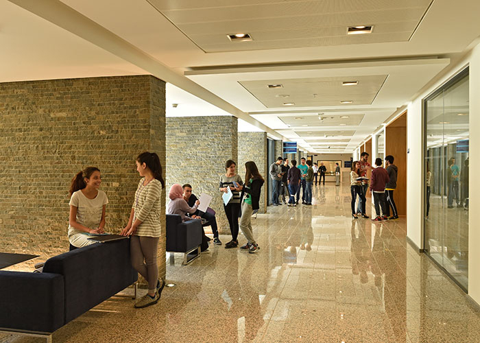 Studyingoncampus3