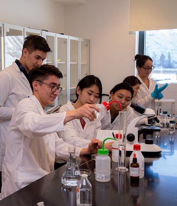 Students In Lab (2)