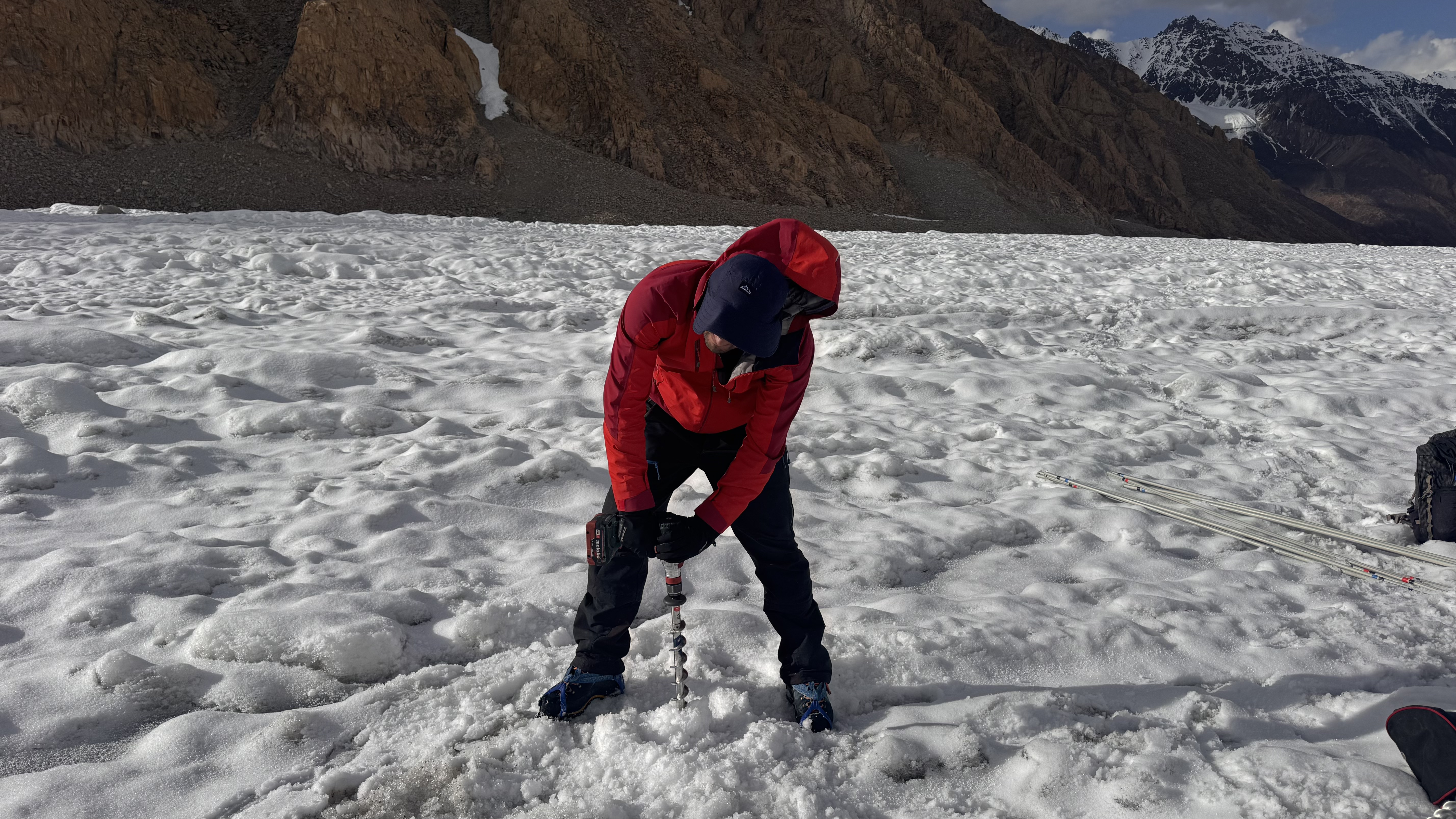 UCA and Tajik Researchers Launch Long-Term Monitoring of the Glacier in the Murghab River Basin